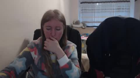 Snapshot of jenisandpeter chatting on 18, 12, 2025 JenisAndPeter online show from 18, 12, 2025