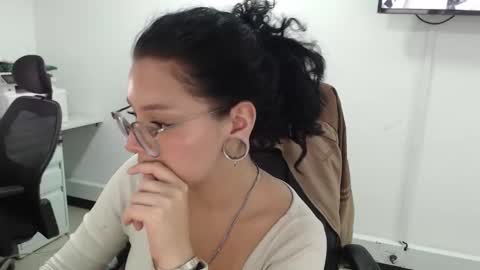 Snapshot of jenn_cg chatting on 25, 2, 2026 jenn online show from 25, 2, 2026