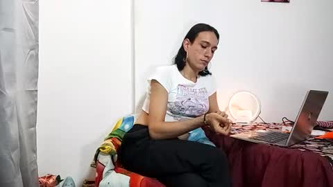  Isabella  online show from 4, 12, 2025