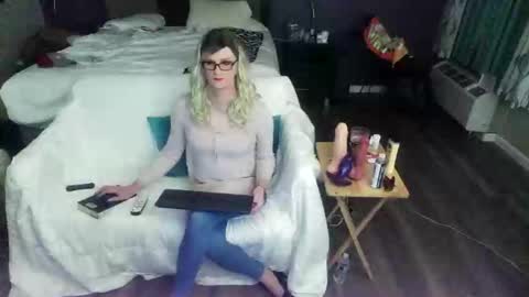 Jenna Cross online show from 16, 11, 2025