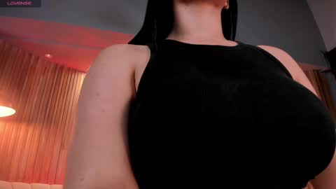 Snapshot of jennaolson chatting on 25, 2, 2025 Jenna Olson online show from 25, 2, 2025