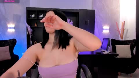 Snapshot of jennaolson chatting on 10, 3, 2025 Jenna Olson online show from 10, 3, 2025