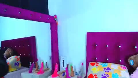 Snapshot of jenng18 chatting on 27, 9, 2025 jenn online show from 27, 9, 2025