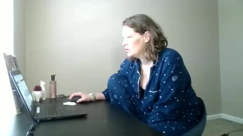 Jennibean6996 online show from 12, 1, 2025