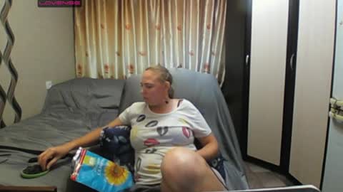 Snapshot of jennideep chatting on 10, 7, 2026 JenniDeep online show from 10, 7, 2026
