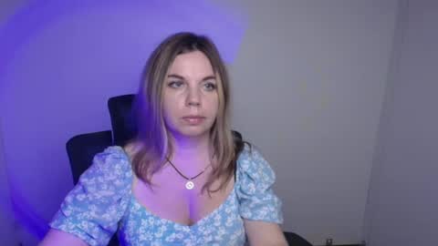 Snapshot of jennifer_moree chatting on 8, 9, 2025 Jennifer online show from 8, 9, 2025