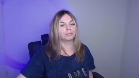 Snapshot of jennifer_moree chatting on 12, 9, 2025 Jennifer online show from 12, 9, 2025