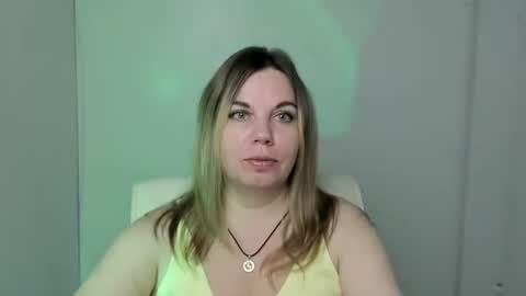 Snapshot of jennifer_moree chatting on 18, 10, 2025 Jennifer online show from 18, 10, 2025