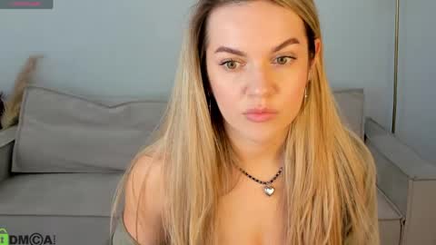 Jennifer Perezz online show from 7, 5, 2026