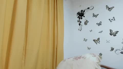 Snapshot of jenniferloveyou chatting on 24, 9, 2025 jenniferloveyou online show from 24, 9, 2025