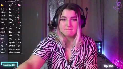 Snapshot of jenny_smitx chatting on 3, 11, 2025 jenny_smitx online show from 3, 11, 2025