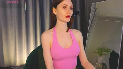 jennyfer_me online show from 7, 4, 2026