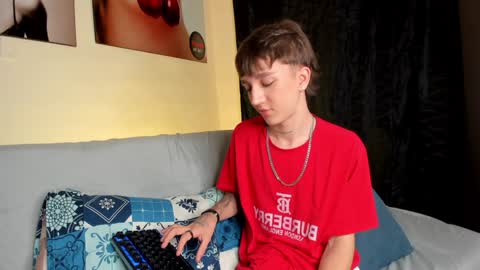 jero independent model online show from 17, 1, 2025