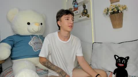 jero independent model online show from 20, 2, 2026