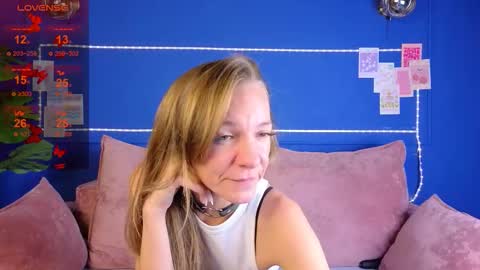 jesica_moon_peachy online show from 25, 9, 2025