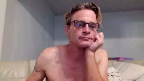 Snapshot of jesseburkle chatting on 8, 7, 2026 Jesse Burkle online show from 8, 7, 2026