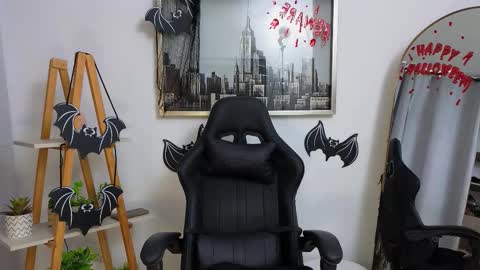 bella  adams online show from 23, 10, 2025