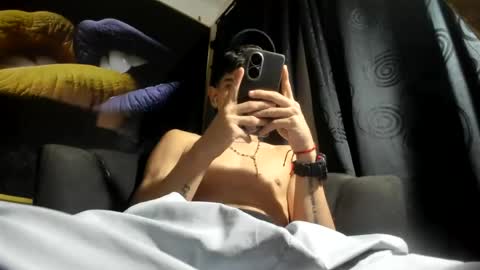 Snapshot of jesshot_bigcock chatting on 21, 6, 2026 jesshot_bigcock online show from 21, 6, 2026