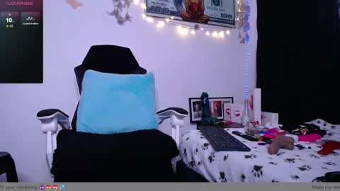Snapshot of jessi1986_ chatting on 4, 1, 2025 Jessie online show from 4, 1, 2025