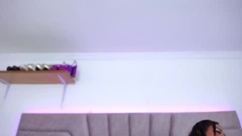 Jessica Kraft online show from 23, 9, 2025