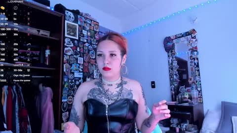 Snapshot of jessie_williams_01 chatting on 5, 12, 2024 Your Sweet Angel online show from 5, 12, 2024