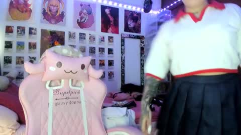 Snapshot of jessie_williams_01 chatting on 12, 9, 2025 Your Sweet Angel online show from 12, 9, 2025