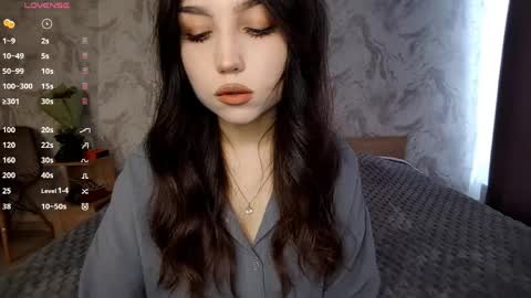 I am Gina ntmu Lets hit 10 Thumbs Up together online show from 17, 4, 2026