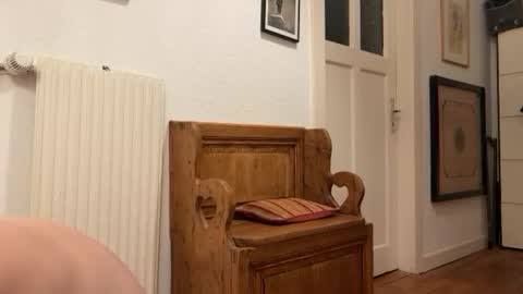 me online show from 1, 12, 2025