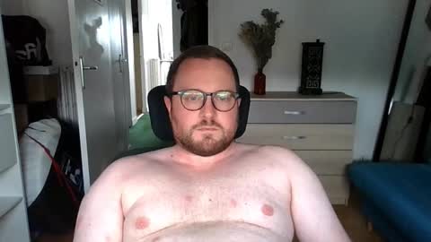 Snapshot of jeuneloup92 chatting on 18, 9, 2025 jeuneloup92 online show from 18, 9, 2025