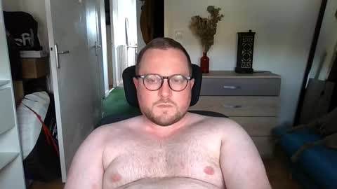 Snapshot of jeuneloup92 chatting on 26, 9, 2025 jeuneloup92 online show from 26, 9, 2025