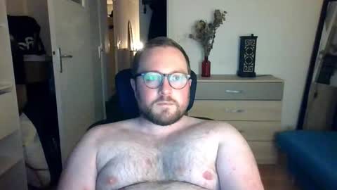 Snapshot of jeuneloup92 chatting on 21, 10, 2025 jeuneloup92 online show from 21, 10, 2025