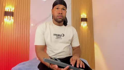 jeus_stanley online show from 19, 4, 2026