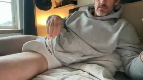 Snapshot of jgol519 chatting on 4, 11, 2025 James online show from 4, 11, 2025