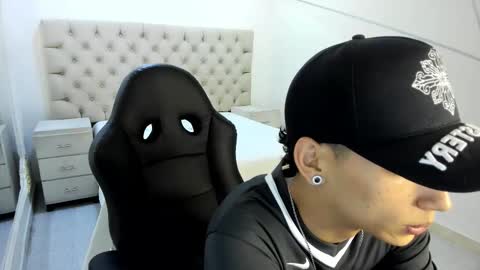 Snapshot of jhoanleandro chatting on 2, 2, 2026 jhoanleandro online show from 2, 2, 2026