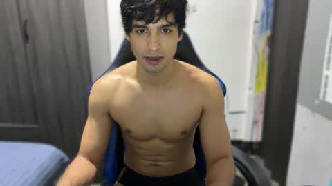 Snapshot of jhon_2000s chatting on 18, 12, 2025 jhon online show from 18, 12, 2025