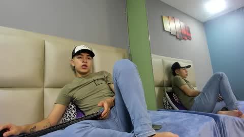 Snapshot of jhonny_saenz chatting on 20, 10, 2025 Jhonny online show from 20, 10, 2025