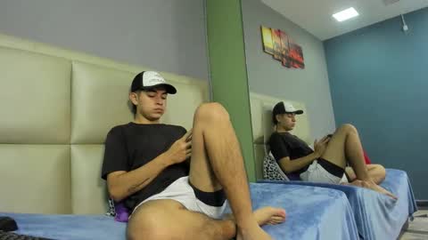 Snapshot of jhonny_saenz chatting on 23, 10, 2025 Jhonny online show from 23, 10, 2025