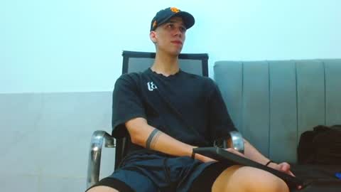 Snapshot of jhony_sex3 chatting on 7, 7, 2026 jhony_sex3 online show from 7, 7, 2026