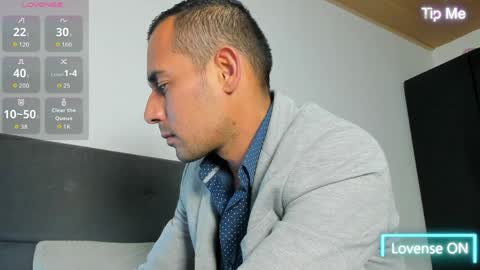 Jhony Alzate online show from 7, 4, 2026