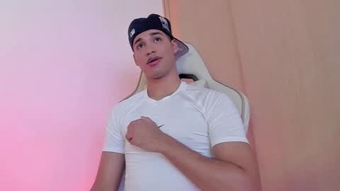 Jimmy Leeh online show from 8, 12, 2024