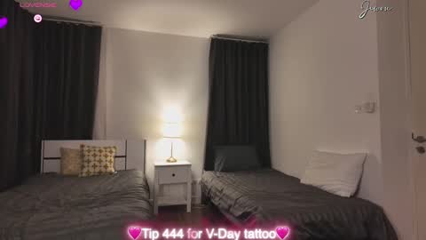 Jiwon online show from 16, 2, 2025