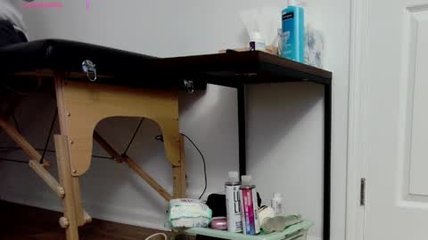 Nicole  Allen online show from 2, 4, 2026