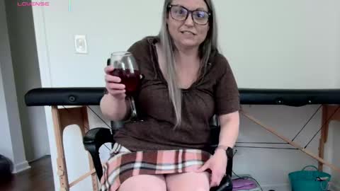 Nicole  Allen online show from 20, 5, 2026
