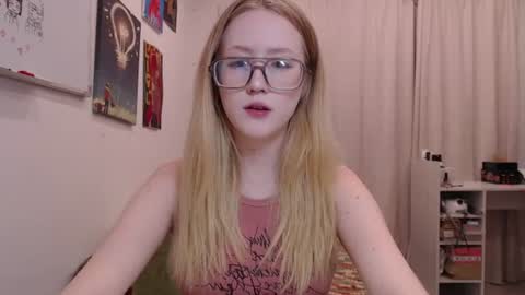Snapshot of joan_kiss chatting on 8, 8, 2026 joan_kiss online show from 8, 8, 2026