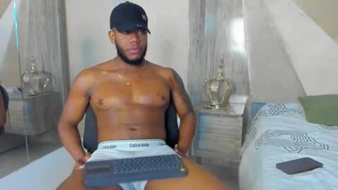 JOAN SAENZ online show from 26, 1, 2025