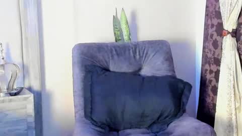 JOAN SAENZ online show from 6, 2, 2025