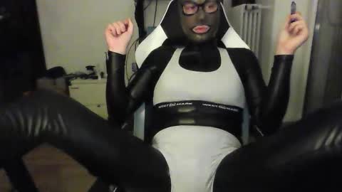 Snapshot of joanesxfree chatting on 28, 10, 2025 The sweetest toy online show from 28, 10, 2025