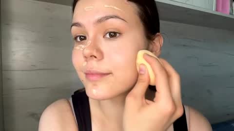 Mila online show from 10, 4, 2026