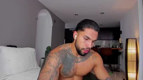 joe_esthetic online show from 8, 10, 2025