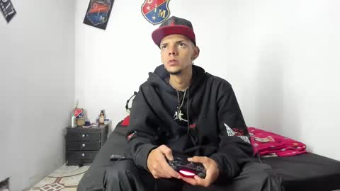 johan_and_antonella online show from 16, 1, 2025